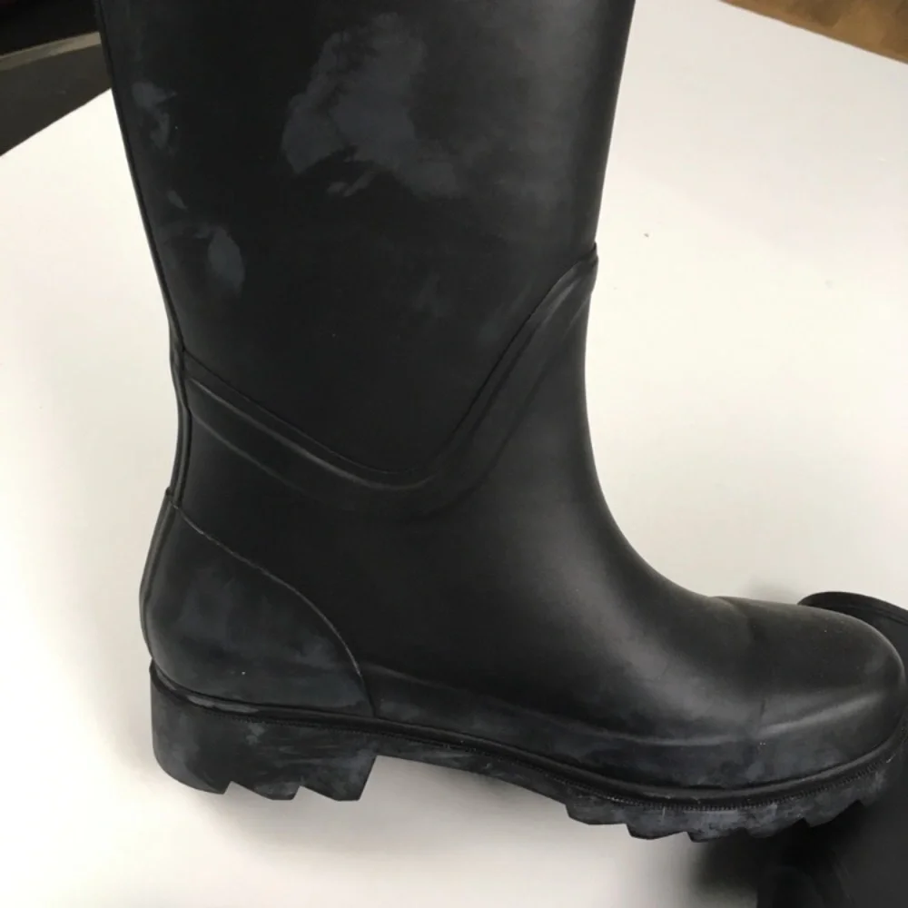 Tory Burch Black Maureen Rain Rubber Short Boots Women’s‎ Sz 5
